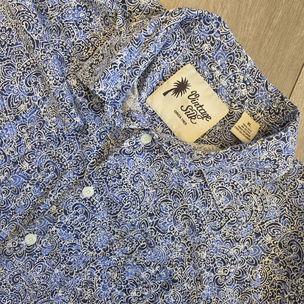Vintage Silk Circa 1969 100% Silk Button Front Shirt Mens XL All Over Print Blue